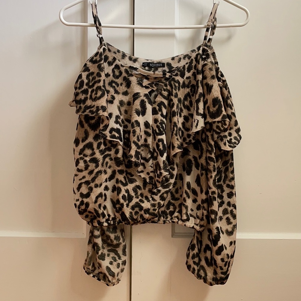 🌻 5 for $20 Leopard Print Sleeve Off Top